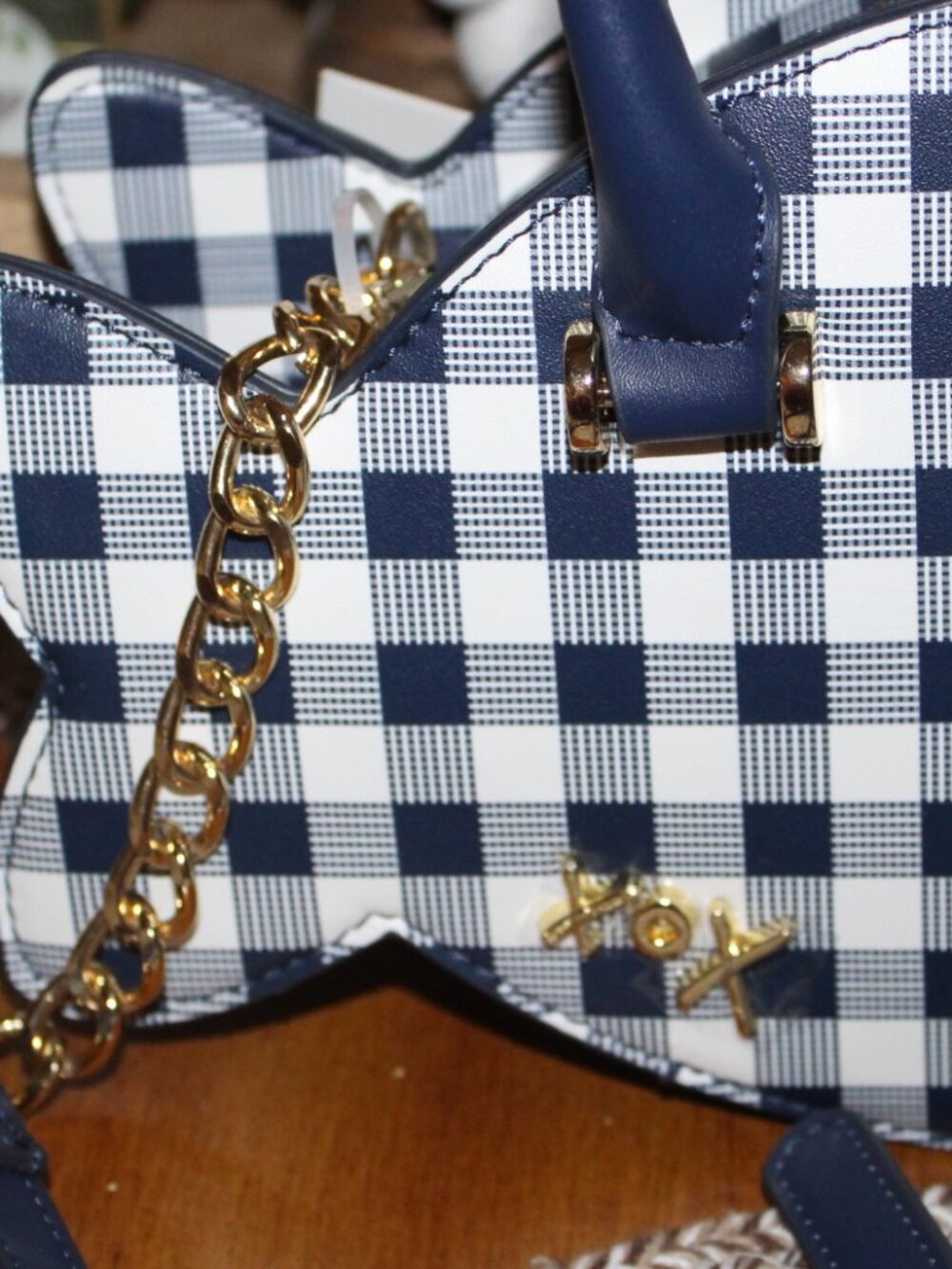 NWT Betsey Johnson XOSEA Fish Crossbody Purse SWEET and FUN! Make a statement! - Picture 4 of 16